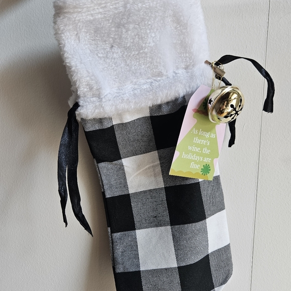 Assorted Wine Bottle Gift Bags - Picture 8 of 15